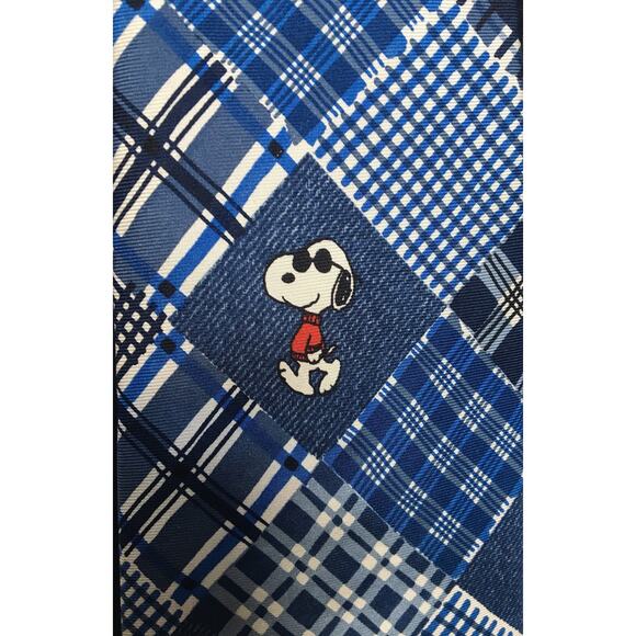 Vintage Blue Snoopy Tie - Picture 2 of 5